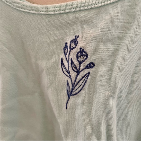 American Eagle Cropped Ruffled Tank Top - Picture 5 of 7